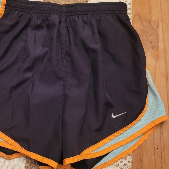 Nike Shorts - Picture 2 of 3